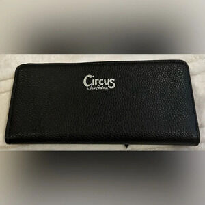 Circus by Sam Edelman bi-fold Wallet. Black.